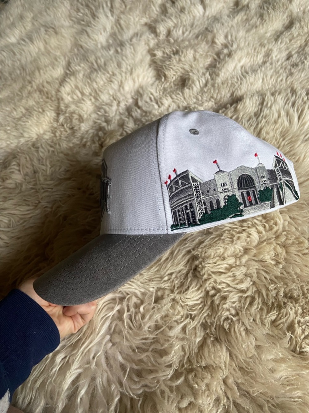 OHIO STATE STADIUM / WHITE & GREY SUEDE - Woodn Grail - Picture 2 of 6